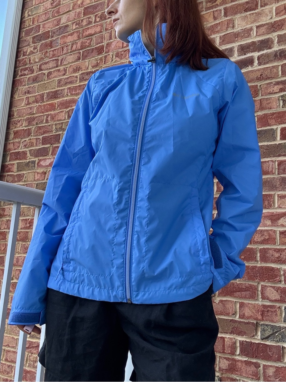 Columbia Women’s Lightweight Rain Jacket with Stowaway Hood – Size M